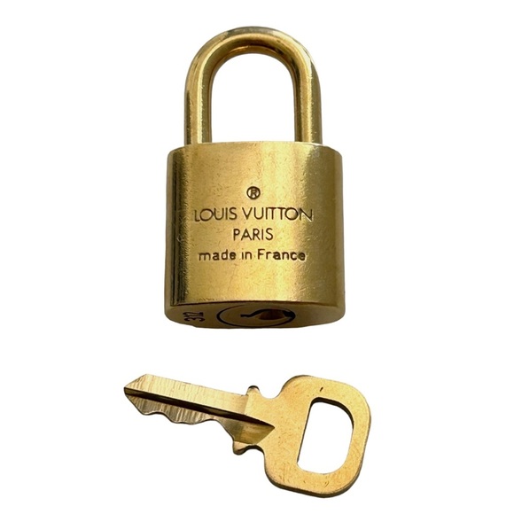LOUIS VUITTON Gold Lock & Key #312 Set - Picture 3 of 6